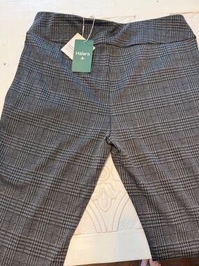 Halara Flex™ High Waisted
Houndstooth Plaid Skinny
Work Pants